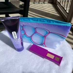 Clinique Cosmetic Set with Pouch🏷️